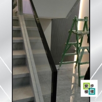 玻璃护栏楼梯-南京楼梯厂家-南京爱步楼梯