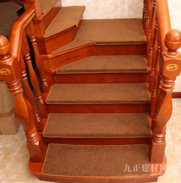 木質樓梯
