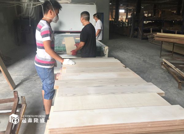 重庆冠森隆盛木门设备引进
