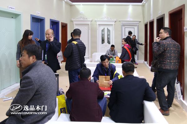 重庆逸品木门:2018年展会现场人气爆棚