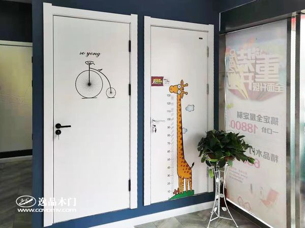 重庆逸品木门银川专卖店彩绘喷涂木门展示区