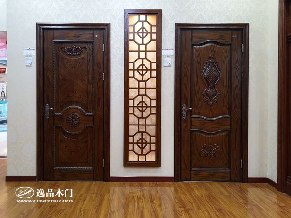 重庆逸品木门:湖北宜都专卖店内部欧式木门展示