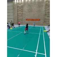 天津羽毛球場地膠施工 綠色羽毛球場施工劃線