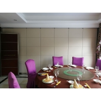 深圳布吉餐廳免漆板折疊隔斷吊滑門設計