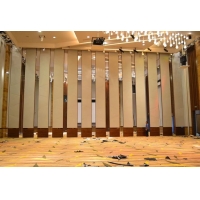 珠海宴會廳硬包100型吊軌移動隔斷高隔間推拉門