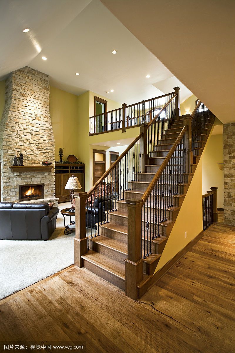 别墅楼梯生产商,免费上门测量安装,请认准墅木楼梯